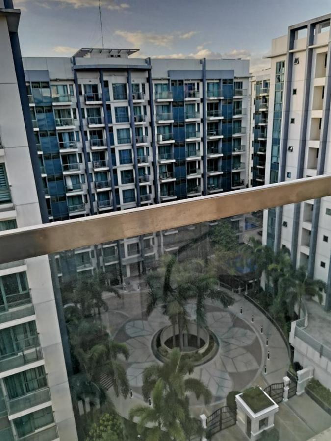 Palm Tree Villas Pasay Exterior photo