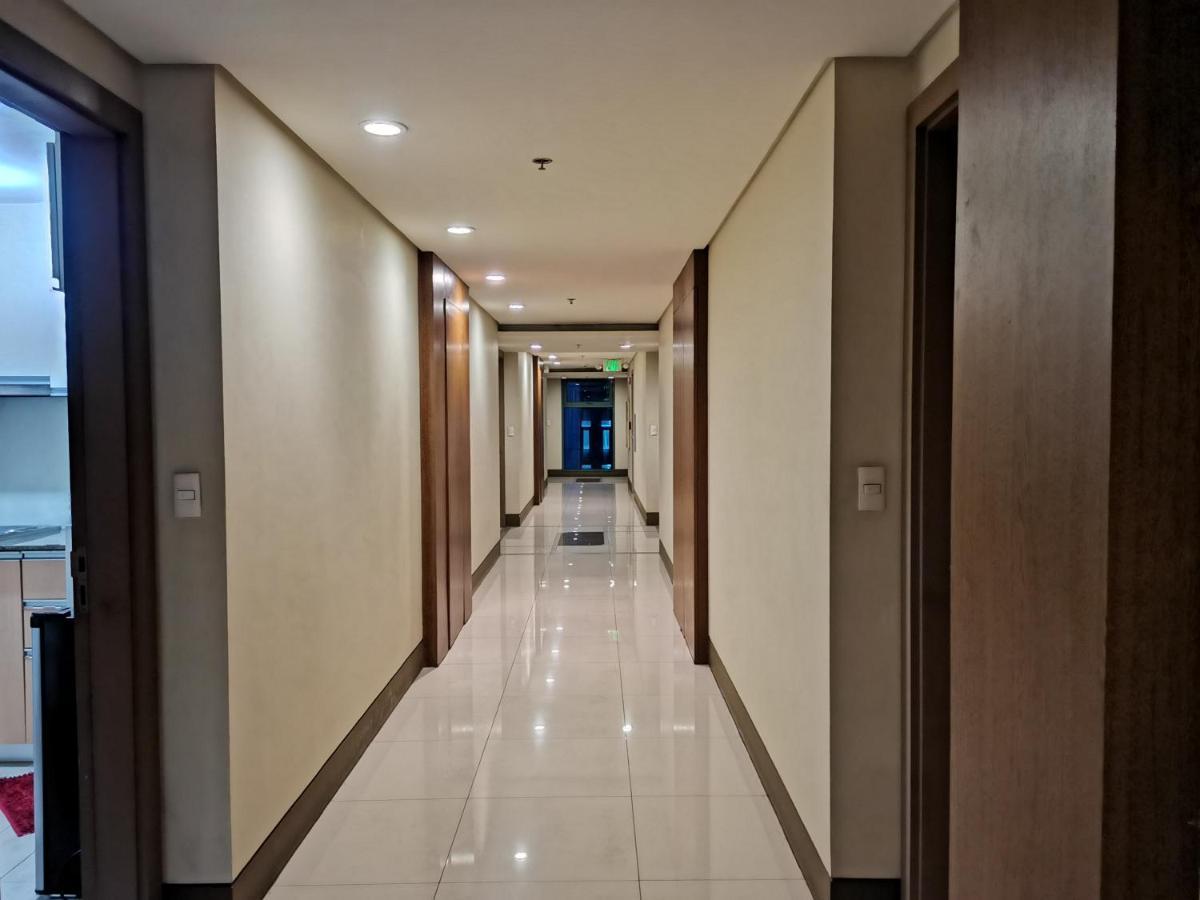 Palm Tree Villas Pasay Exterior photo