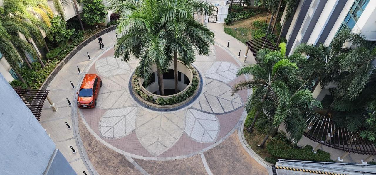 Palm Tree Villas Pasay Exterior photo