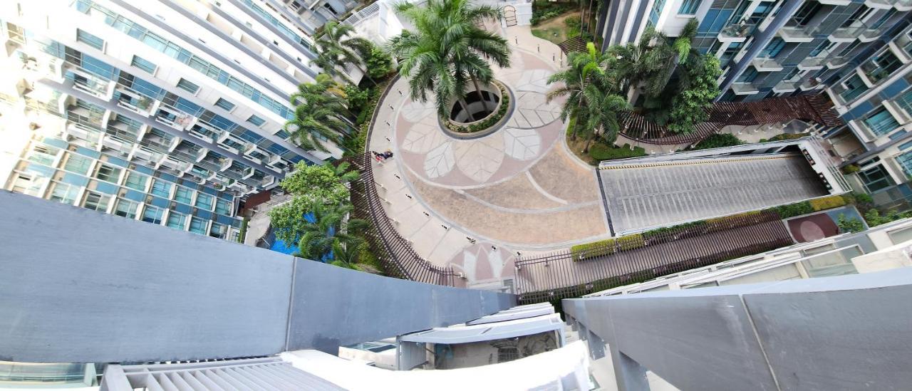 Palm Tree Villas Pasay Exterior photo