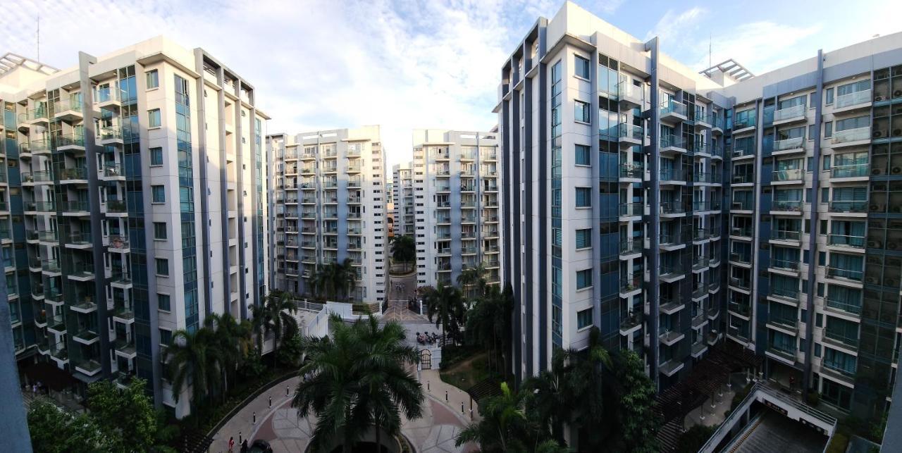 Palm Tree Villas Pasay Exterior photo