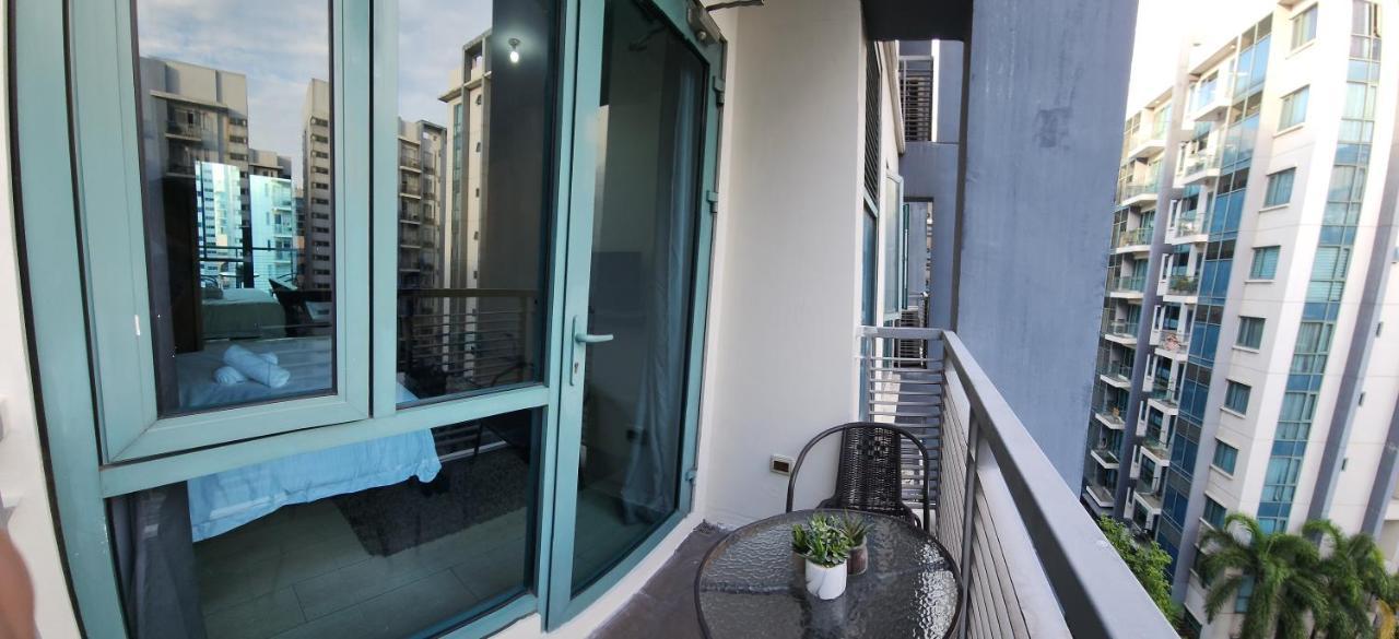 Palm Tree Villas Pasay Exterior photo