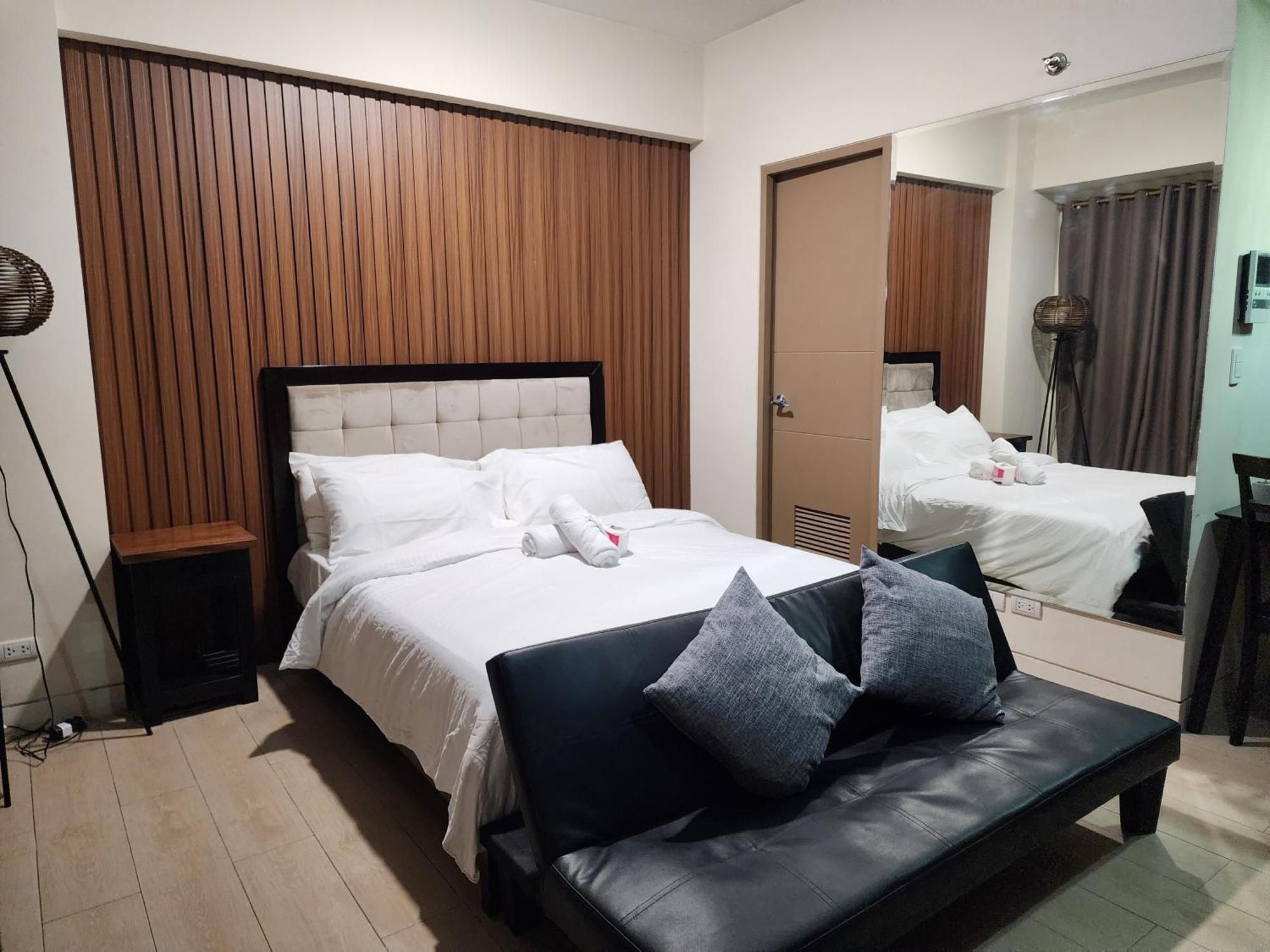 Palm Tree Villas Pasay Exterior photo