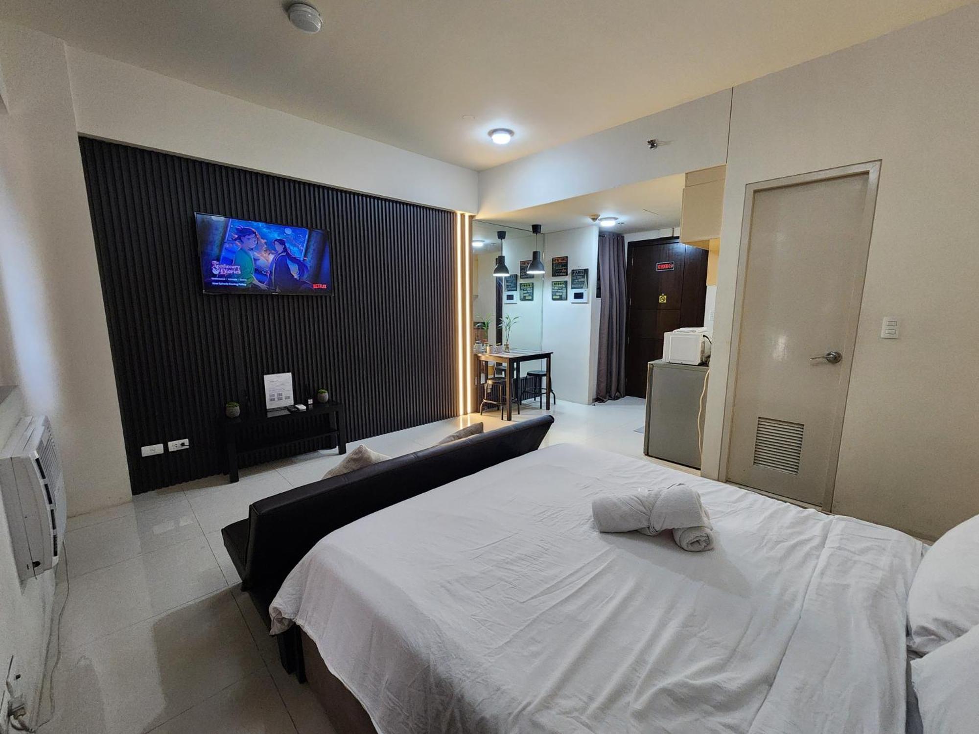 Palm Tree Villas Pasay Exterior photo